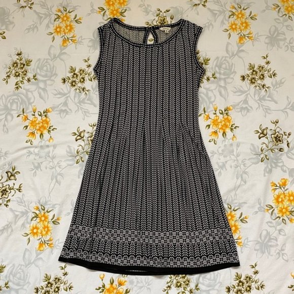 Max Studio Size XS Sleeveless Black Patterned Dress - Picture 3 of 8